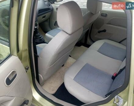 Зеленый Форд Фиеста, объемом двигателя 1.25 л и пробегом 268 тыс. км за 2899 $, фото 7 на Automoto.ua