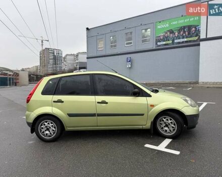 Зеленый Форд Фиеста, объемом двигателя 1.3 л и пробегом 143 тыс. км за 4500 $, фото 2 на Automoto.ua