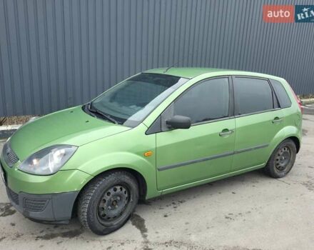 Зеленый Форд Фиеста, объемом двигателя 1.4 л и пробегом 249 тыс. км за 3500 $, фото 5 на Automoto.ua