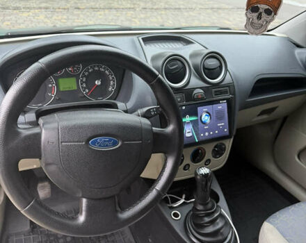 Зеленый Форд Фиеста, объемом двигателя 1.3 л и пробегом 250 тыс. км за 3700 $, фото 7 на Automoto.ua