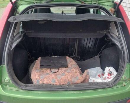 Зелений Форд Фієста, об'ємом двигуна 1.24 л та пробігом 197 тис. км за 3050 $, фото 2 на Automoto.ua