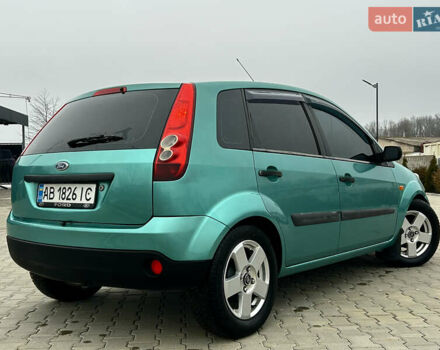 Зеленый Форд Фиеста, объемом двигателя 1.3 л и пробегом 235 тыс. км за 3700 $, фото 6 на Automoto.ua