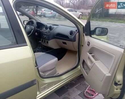 Зеленый Форд Фиеста, объемом двигателя 1.25 л и пробегом 268 тыс. км за 2899 $, фото 11 на Automoto.ua