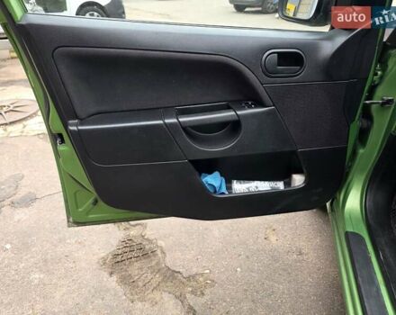 Зеленый Форд Фиеста, объемом двигателя 1.4 л и пробегом 180 тыс. км за 3300 $, фото 19 на Automoto.ua