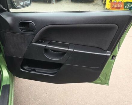 Зеленый Форд Фиеста, объемом двигателя 1.4 л и пробегом 180 тыс. км за 3300 $, фото 15 на Automoto.ua