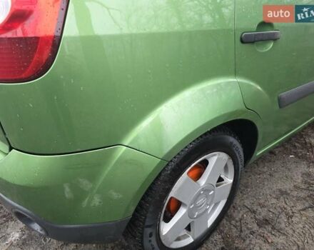 Зеленый Форд Фиеста, объемом двигателя 1.39 л и пробегом 182 тыс. км за 3000 $, фото 6 на Automoto.ua