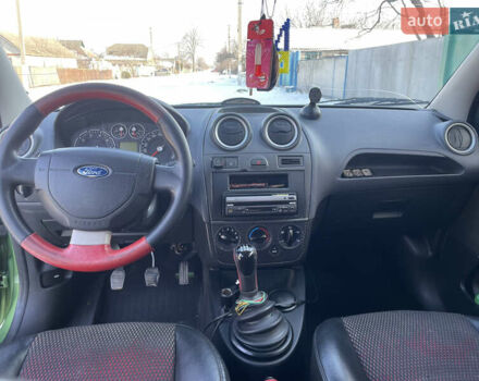 Зеленый Форд Фиеста, объемом двигателя 1.4 л и пробегом 168 тыс. км за 4200 $, фото 10 на Automoto.ua