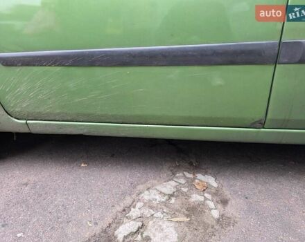 Зеленый Форд Фиеста, объемом двигателя 1.4 л и пробегом 180 тыс. км за 3300 $, фото 5 на Automoto.ua