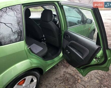 Зеленый Форд Фиеста, объемом двигателя 1.39 л и пробегом 182 тыс. км за 3000 $, фото 12 на Automoto.ua