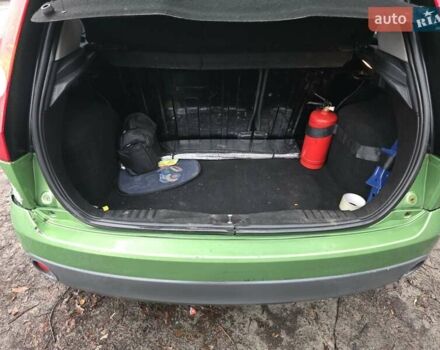 Зеленый Форд Фиеста, объемом двигателя 1.39 л и пробегом 182 тыс. км за 3000 $, фото 16 на Automoto.ua