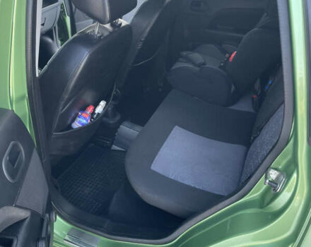 Зеленый Форд Фиеста, объемом двигателя 1.4 л и пробегом 168 тыс. км за 4200 $, фото 8 на Automoto.ua