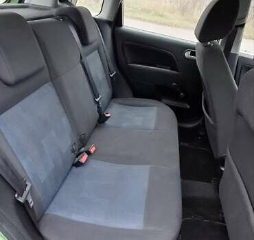 Зеленый Форд Фиеста, объемом двигателя 1.4 л и пробегом 175 тыс. км за 4400 $, фото 9 на Automoto.ua