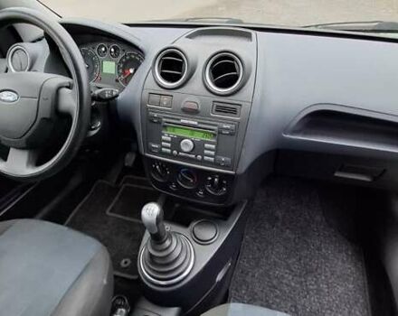 Зеленый Форд Фиеста, объемом двигателя 1.4 л и пробегом 175 тыс. км за 4400 $, фото 12 на Automoto.ua