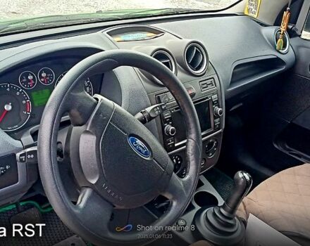 Зеленый Форд Фиеста, объемом двигателя 1.4 л и пробегом 209 тыс. км за 4500 $, фото 13 на Automoto.ua