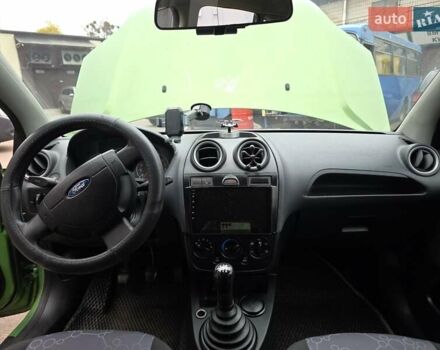 Зеленый Форд Фиеста, объемом двигателя 1.4 л и пробегом 180 тыс. км за 3300 $, фото 24 на Automoto.ua
