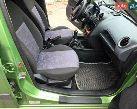 Зеленый Форд Фиеста, объемом двигателя 1.4 л и пробегом 180 тыс. км за 3300 $, фото 18 на Automoto.ua