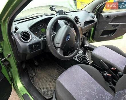 Зеленый Форд Фиеста, объемом двигателя 1.4 л и пробегом 180 тыс. км за 3300 $, фото 10 на Automoto.ua