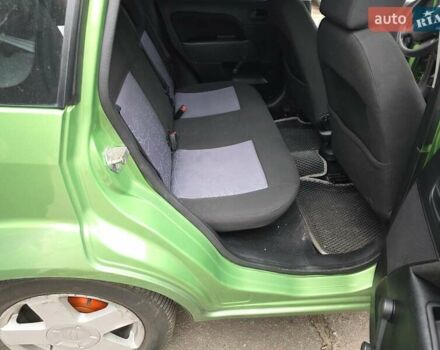 Зеленый Форд Фиеста, объемом двигателя 1.4 л и пробегом 180 тыс. км за 3300 $, фото 17 на Automoto.ua