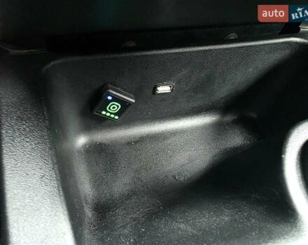 Зеленый Форд Фиеста, объемом двигателя 1.4 л и пробегом 180 тыс. км за 3300 $, фото 26 на Automoto.ua