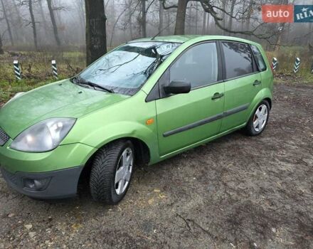 Зеленый Форд Фиеста, объемом двигателя 1.39 л и пробегом 182 тыс. км за 3000 $, фото 1 на Automoto.ua