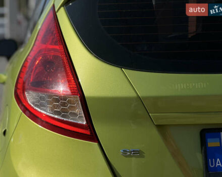 Зеленый Форд Фиеста, объемом двигателя 1.6 л и пробегом 212 тыс. км за 6800 $, фото 5 на Automoto.ua