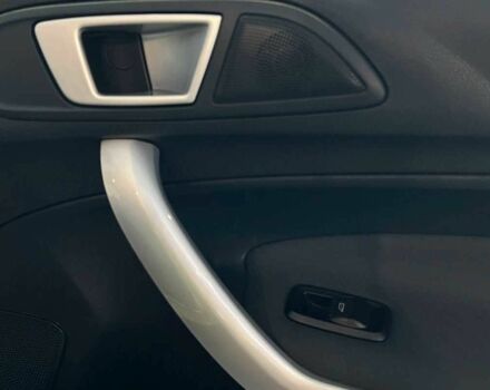 Зеленый Форд Фиеста, объемом двигателя 1.6 л и пробегом 141 тыс. км за 7000 $, фото 9 на Automoto.ua