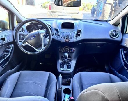 Зелений Форд Фієста, об'ємом двигуна 1 л та пробігом 150 тис. км за 8000 $, фото 5 на Automoto.ua