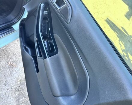 Зелений Форд Фієста, об'ємом двигуна 1 л та пробігом 150 тис. км за 8000 $, фото 4 на Automoto.ua