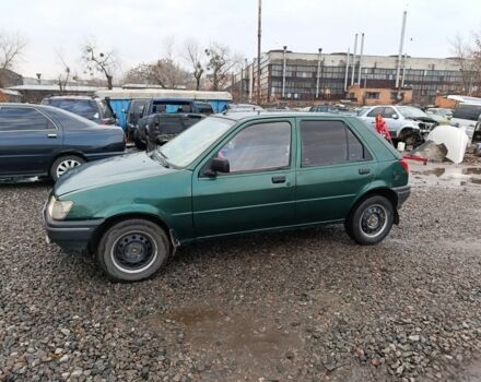 Зеленый Форд Фиеста, объемом двигателя 1.3 л и пробегом 300 тыс. км за 850 $, фото 1 на Automoto.ua