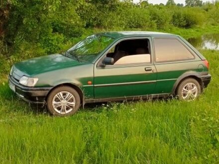 Форд Фієста 1994 у Рівному на Automoto.ua Зелений Форд Фієста, об'ємом двигуна 1.1 л та пробігом 30 тис. км за 700 $, фото 1 на Automoto.ua