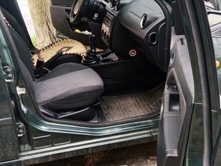 Зеленый Форд Фиеста, объемом двигателя 1.4 л и пробегом 270 тыс. км за 2500 $, фото 1 на Automoto.ua