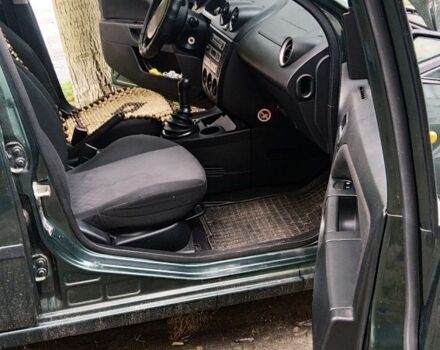 Зеленый Форд Фиеста, объемом двигателя 1.4 л и пробегом 270 тыс. км за 2500 $, фото 1 на Automoto.ua