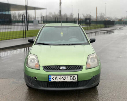 Зеленый Форд Фиеста, объемом двигателя 1.39 л и пробегом 300 тыс. км за 2600 $, фото 1 на Automoto.ua
