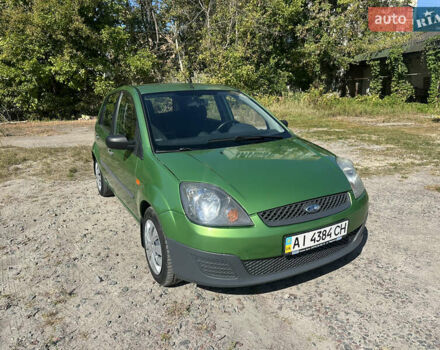 Зелений Форд Фієста, об'ємом двигуна 1.3 л та пробігом 234 тис. км за 3200 $, фото 1 на Automoto.ua