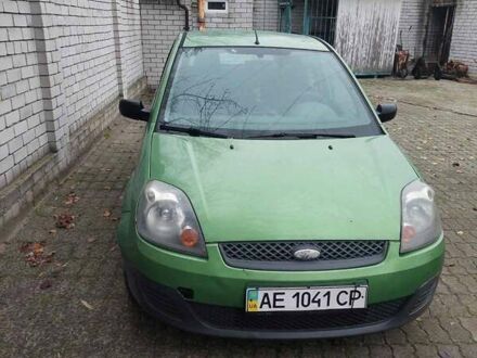 Зелений Форд Фієста, об'ємом двигуна 1.24 л та пробігом 197 тис. км за 3050 $, фото 1 на Automoto.ua