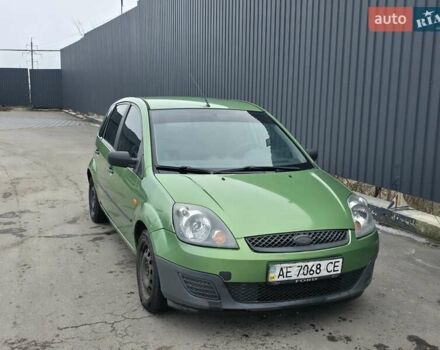 Зеленый Форд Фиеста, объемом двигателя 1.4 л и пробегом 249 тыс. км за 3500 $, фото 1 на Automoto.ua