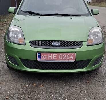 Зеленый Форд Фиеста, объемом двигателя 1.4 л и пробегом 175 тыс. км за 4400 $, фото 1 на Automoto.ua