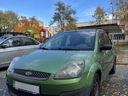 Зеленый Форд Фиеста, объемом двигателя 1.4 л и пробегом 200 тыс. км за 2500 $, фото 1 на Automoto.ua