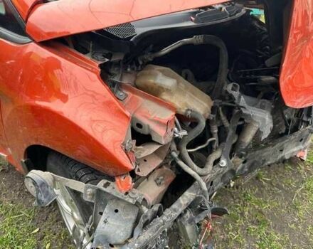 Помаранчевий Форд Фієста, об'ємом двигуна 1.4 л та пробігом 84 тис. км за 3200 $, фото 8 на Automoto.ua