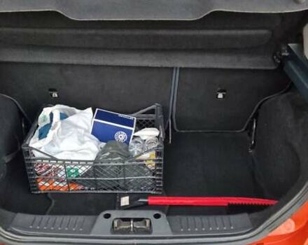 Оранжевый Форд Фиеста, объемом двигателя 1.4 л и пробегом 130 тыс. км за 6700 $, фото 11 на Automoto.ua