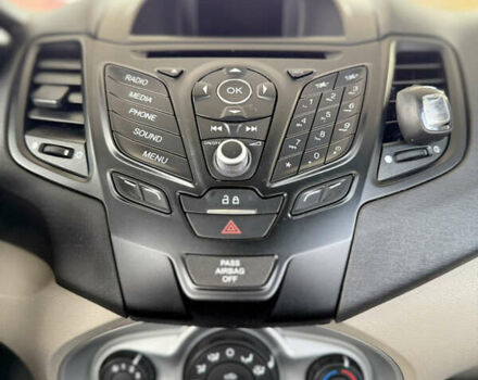 Оранжевый Форд Фиеста, объемом двигателя 1.6 л и пробегом 188 тыс. км за 8999 $, фото 11 на Automoto.ua