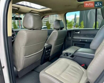 Белый Форд Флекс, объемом двигателя 3.5 л и пробегом 224 тыс. км за 12500 $, фото 13 на Automoto.ua