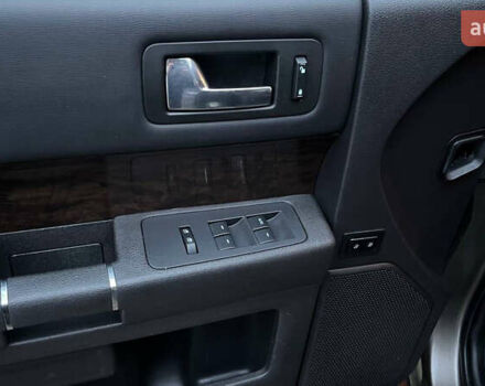 Серый Форд Флекс, объемом двигателя 3.5 л и пробегом 170 тыс. км за 12500 $, фото 14 на Automoto.ua