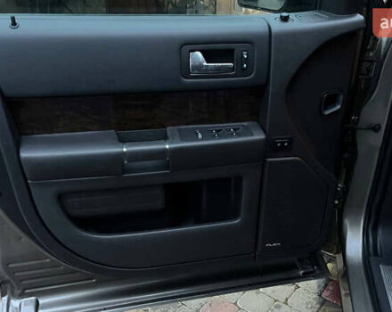 Серый Форд Флекс, объемом двигателя 3.5 л и пробегом 170 тыс. км за 12500 $, фото 13 на Automoto.ua