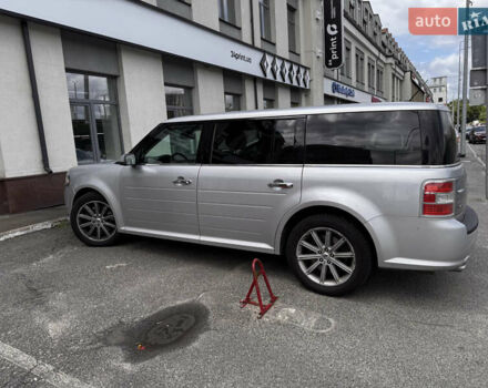 Серый Форд Флекс, объемом двигателя 3.5 л и пробегом 180 тыс. км за 12500 $, фото 1 на Automoto.ua