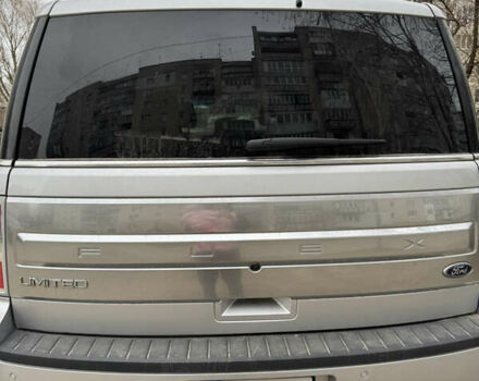 Серый Форд Флекс, объемом двигателя 3.5 л и пробегом 114 тыс. км за 17500 $, фото 3 на Automoto.ua