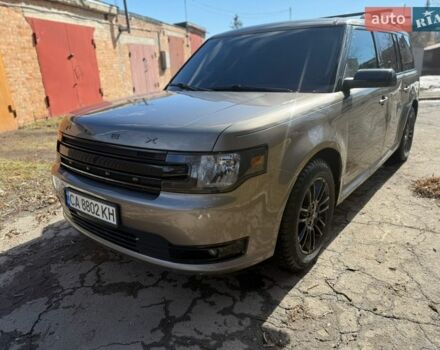 Серый Форд Флекс, объемом двигателя 3.5 л и пробегом 275 тыс. км за 10200 $, фото 1 на Automoto.ua