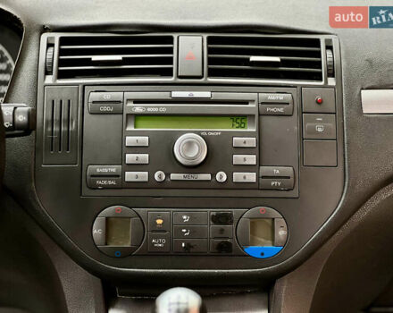 Красный Форд Focus C-Max, объемом двигателя 1.6 л и пробегом 212 тыс. км за 3799 $, фото 19 на Automoto.ua