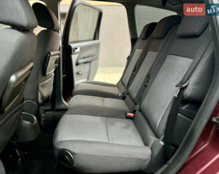 Красный Форд Focus C-Max, объемом двигателя 1.6 л и пробегом 212 тыс. км за 3799 $, фото 14 на Automoto.ua