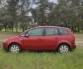 Красный Форд Focus C-Max, объемом двигателя 2 л и пробегом 300 тыс. км за 4450 $, фото 1 на Automoto.ua